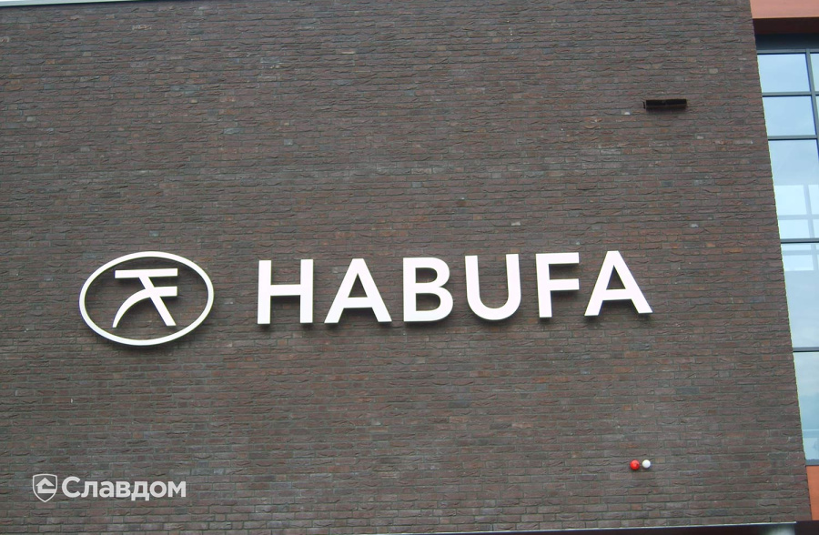 Офис компании Habufa с облицовкой кирпичом ENGELS HANDFORM Ametist 