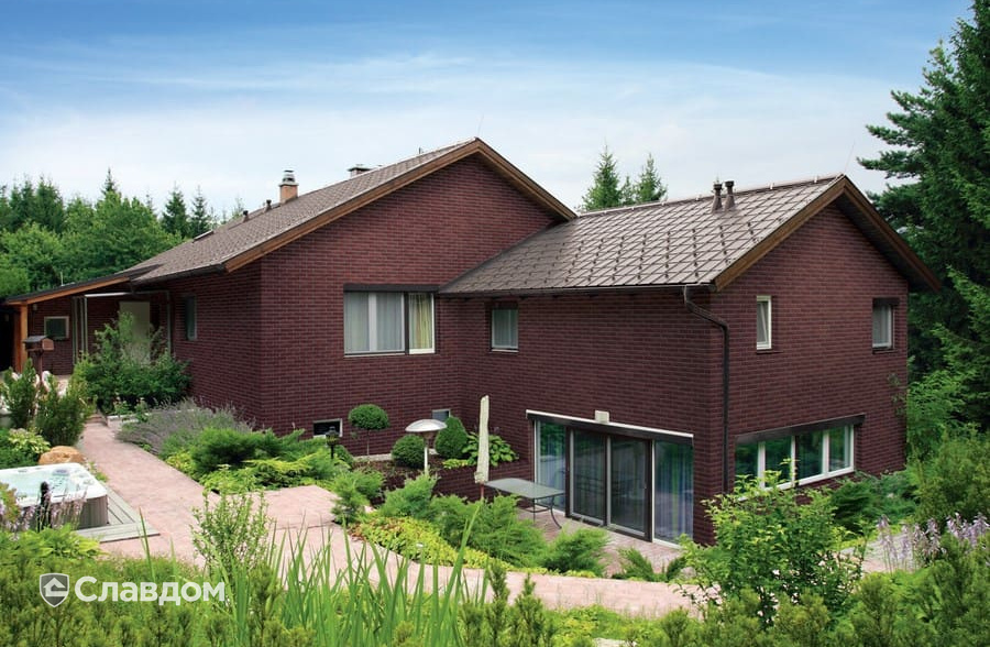 Частный дом с облицовкой фасадной клинкерной плиткой King Klinker Dream House 07 кармазиновый остров