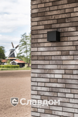 Частный дом в Рейссене с облицовкой кирпичом Joseph Bricks Ashley