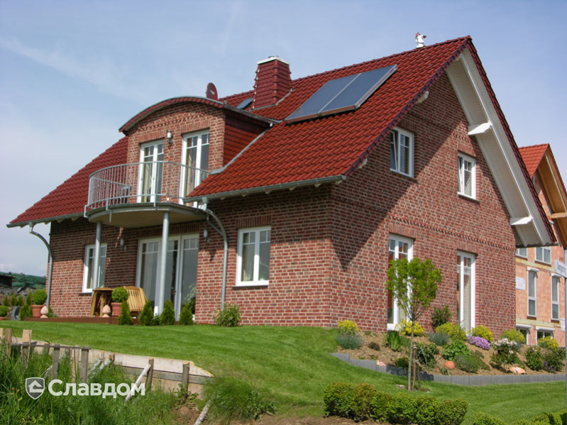 Дом с керамический черепицей Jacobi J13 красный матовая глазурь