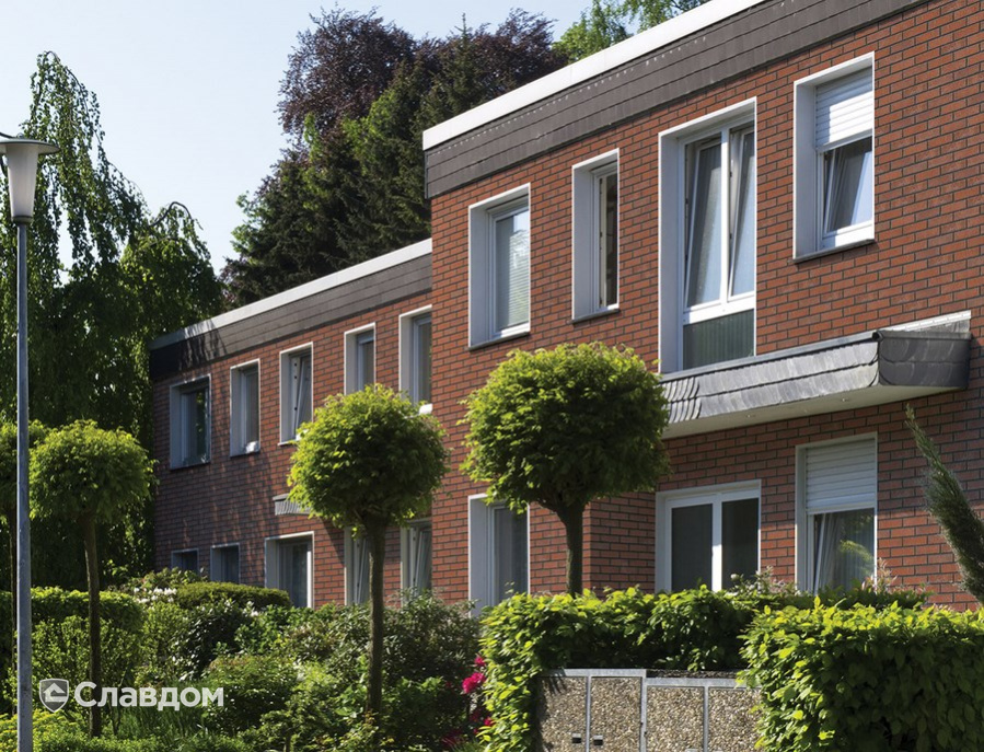 Частный дом с облицовкой фасадной клинкерной плиткой King Klinker Old Castle HF03 Brick tower