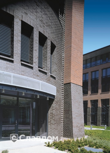 Офисное здание с облицовкой кирпичом Terca Dresden
