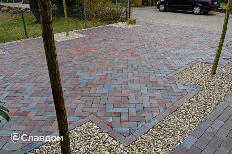 Частный дом с мощением брусчаткой LHL Antika