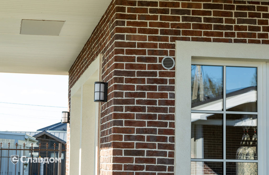 Частный дом с облицовкой плиткой Roben Formback Buntgeflammt