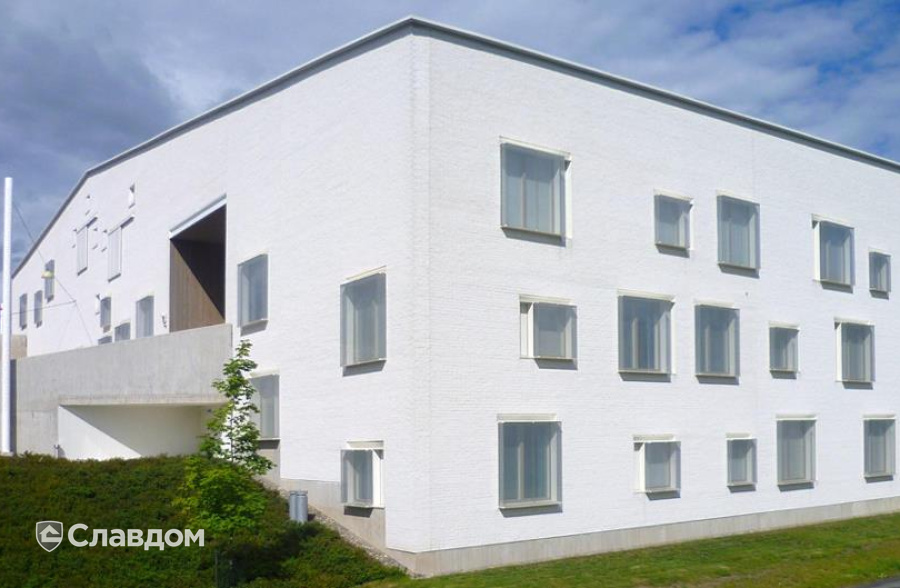 Жилой дом с облицовкой кирпичом Terca Super White ретро