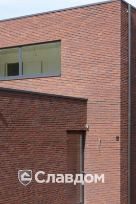 Жилой дом в Антверпене с облицовкой кирпичом Terca Iluzo Paars