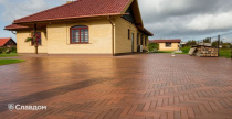 Территория частного дома с применением брусчатки Penter Baltic Klinker Pavers Nuance STT65