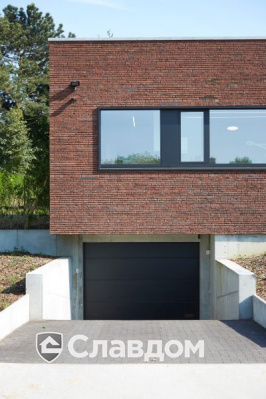 Стоматология в Кортрейке с облицовкой кирпичом Terca Wasserstrich Special E1 и Blauw-Rood Genuanceerd