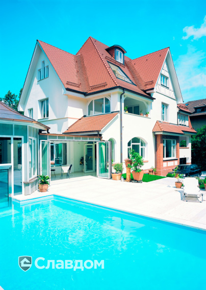 Жилой дом с бассейном с крышей из черепицы Creaton Biber Klassik Naturrot