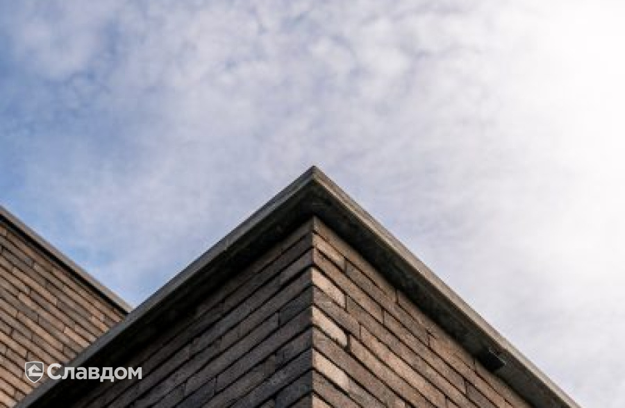 Частный дом с облицовкой кирпичом Terca Iluzo Bruin-Zwart