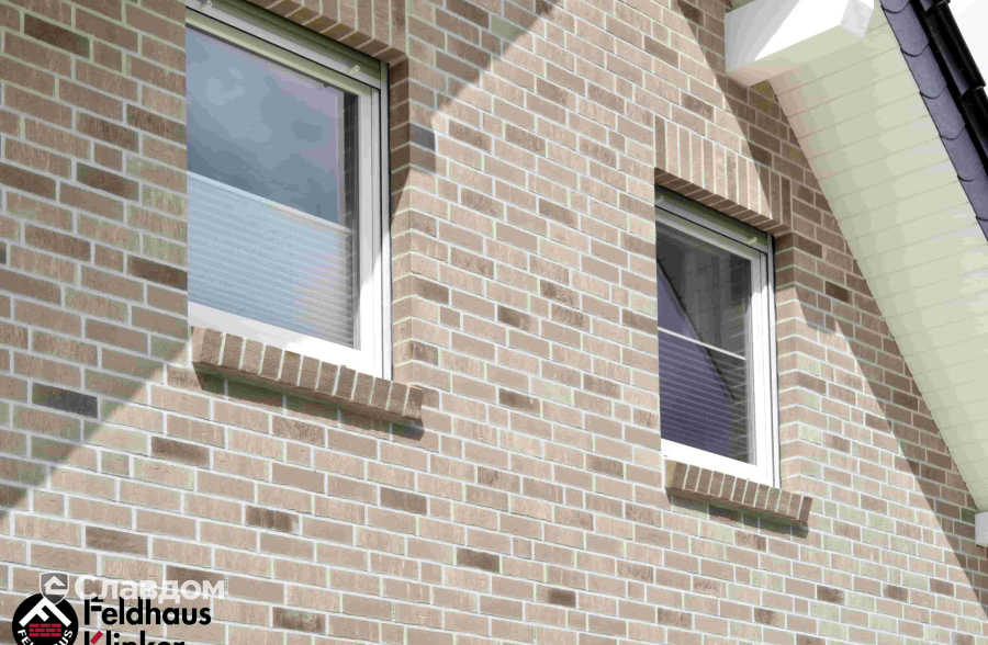 Частный дом с облицовкой кирпичом Feldhaus Klinker 764 vascu argo rotado