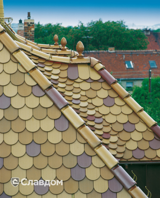 Декоративная крыша из черепицы Creaton Biber Klassik Rot Engobiert с декоративными элементами