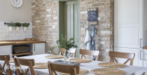 Интерьер столовой с применением кирпича ENGELS RETRO Toscane antiek