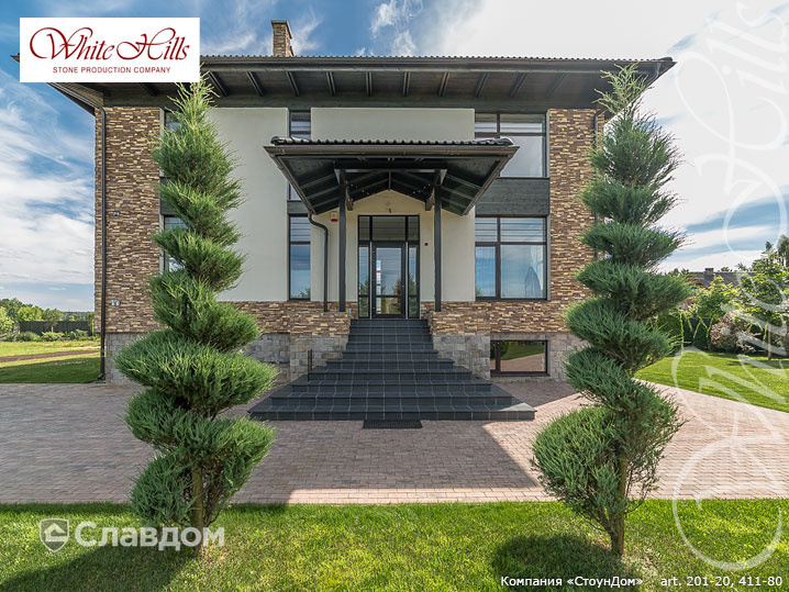 Коттедж с применением облицовочного камня White Hills Шинон 411-80