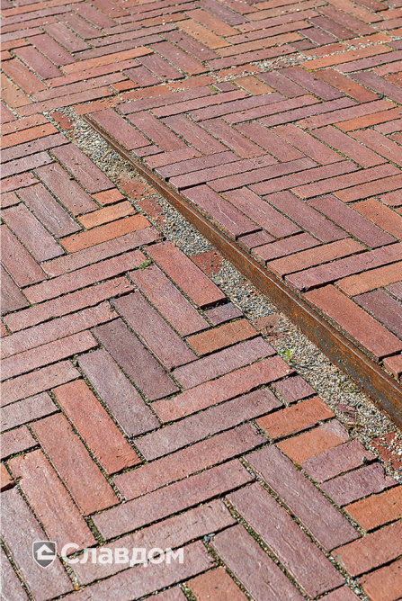 Сквер с применением брусчатки MUHR 04S Rotbraun-bunt special