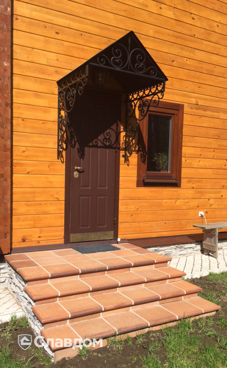 Входные группы коттеджа с применением ступеней Terraklinker (Gres de breda)