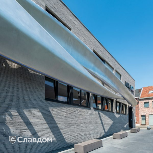 Офис в Хемиксеме с облицовкой кирпичом Terca Polaris Wasserstrich Spezial Grijs