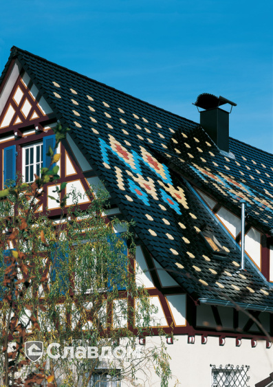 Крыша с узором из черепицы Creaton Biber Klassik Schwarz Glasiert
