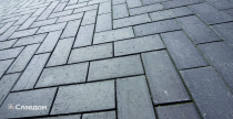 Двор дома с применением брусчатки Vandersanden Milano