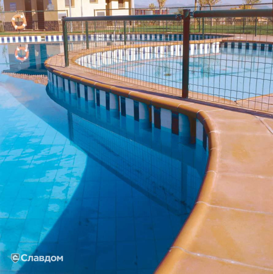 Открытый бассейн с применением плитки Gres Aragon Natural