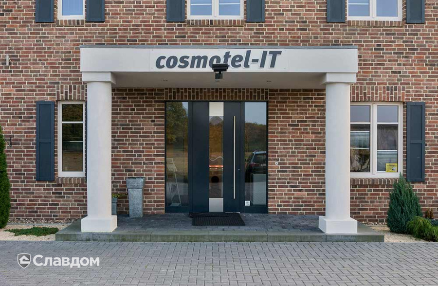 Офис телекоммуникационной компании cosmotel-IT с облицовкой кирпичом ручной формовки MUHR 42 Wardbunt