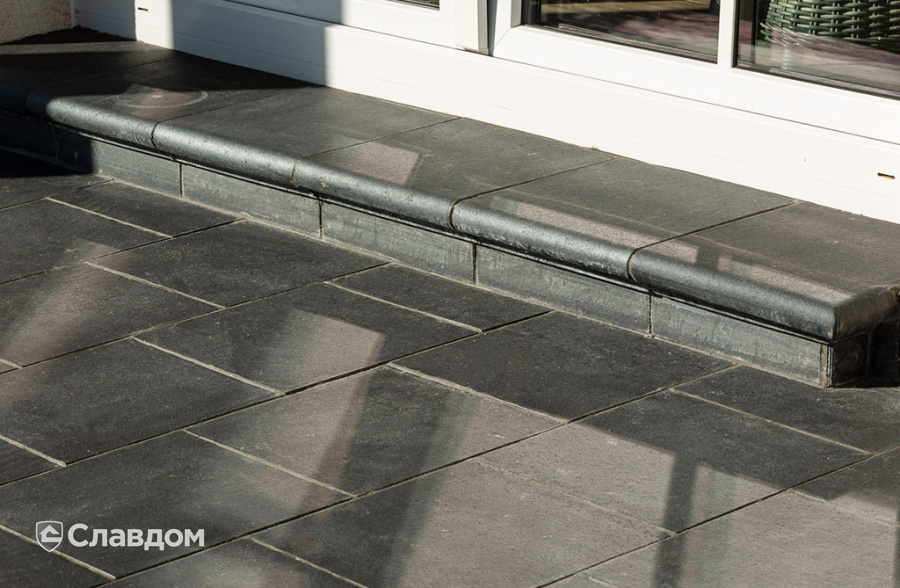 Частный дом с облицовкой плиткой Roben Formback Buntgeflammt