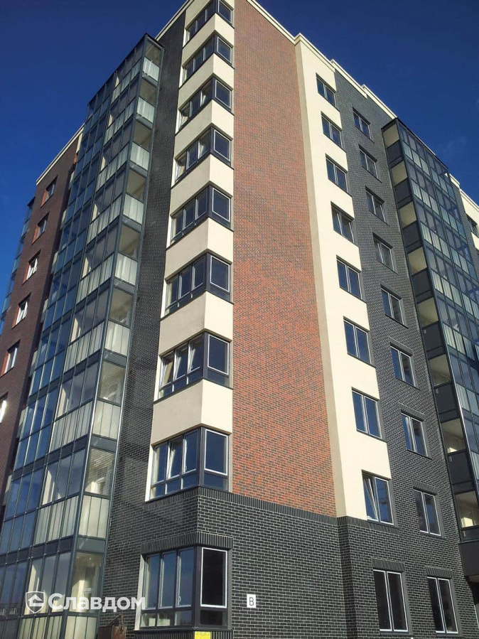 Многоэтажный жилой комплекс с облицовкой фасадной клинкерной плиткой King Klinker Dream House 05 The secret garden