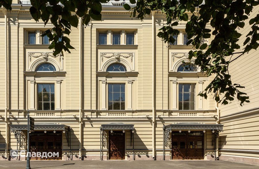 Консерватория им. Н.А. Римского-Корсакова на Театральной площади
