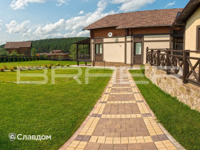 Частный дом с мощением тротуарной плиткой BRAER Лувр