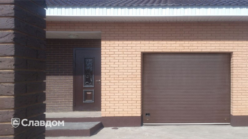 Частный дом с облицовкой кирпичом КС-Керамик 1НФ Лотос кора и Темный шоколад кора