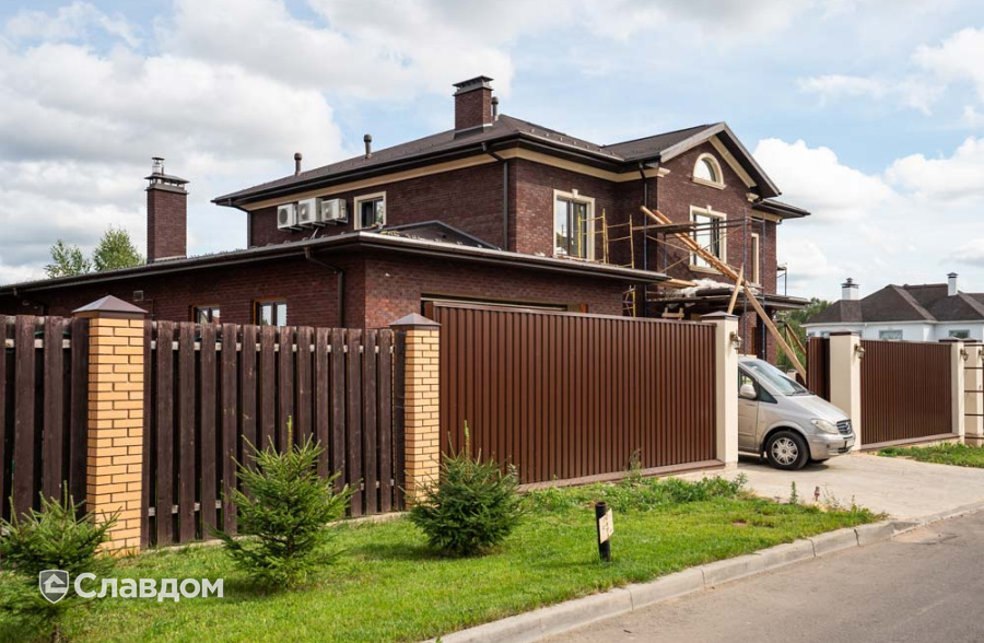 Частный дом с облицовкой кирпичом Terca Nordic Klinker Line Narva