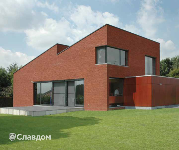 Частный дом с облицовкой кирпичом Nelissen Aubergine
