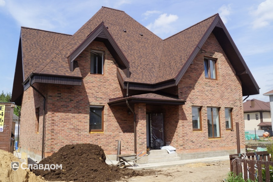 Частный жилой дом с облицовкой Terca Topaas