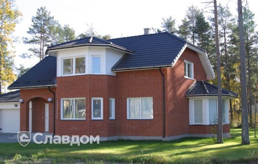 Частный дом с облицовкой кирпичом Terca Red шероховатый