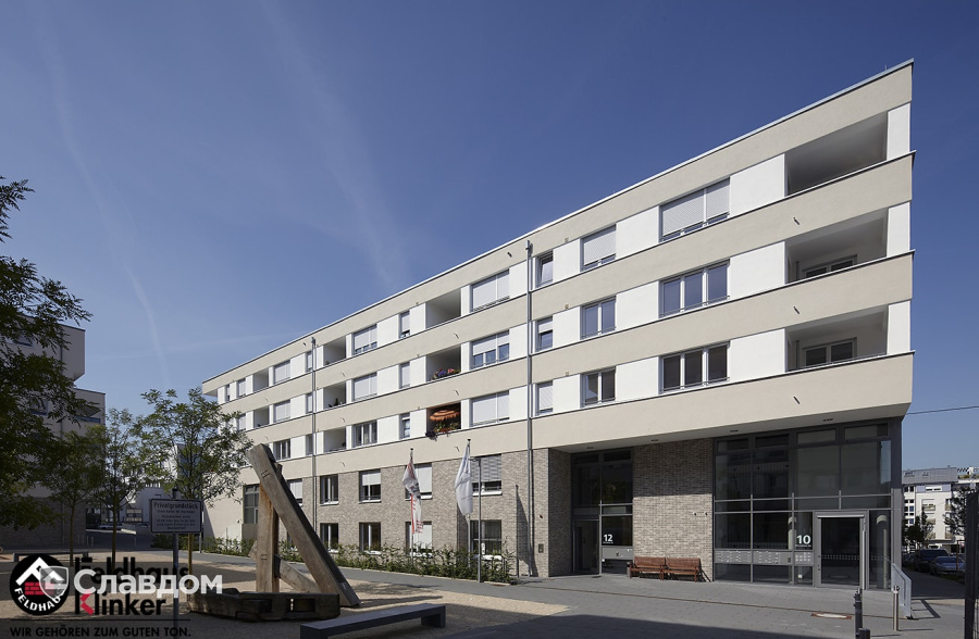 Малоэтажный жилой дом с облицовкой кирпичом Feldhaus Klinker 682 sintra argo blanco