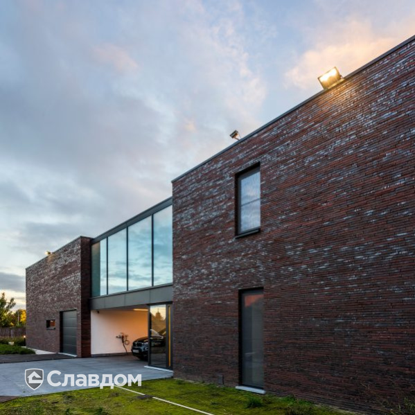 Частный дом в Эдегеме с облицовкой кирпичом Terca Wasserstrich Special E1