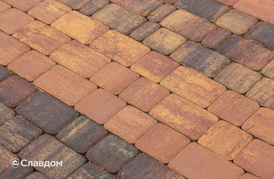 Частный дом в Ленинградской области с мощением плиткой Braer Классико