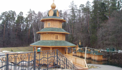 Церковь с применением мягкой кровли TEGOLA Нордик Зеленый с отливом
