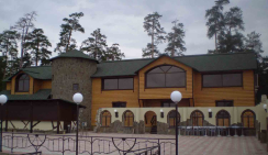 Ресторан с применением мягкой кровли TEGOLA Нордик Зеленый с отливом