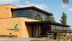 Ветеринарная клиника Dierenkliniek De Waalsprong с облицовкой кирпичом MUHR 06 Hellbraun bunt Wasserstrich